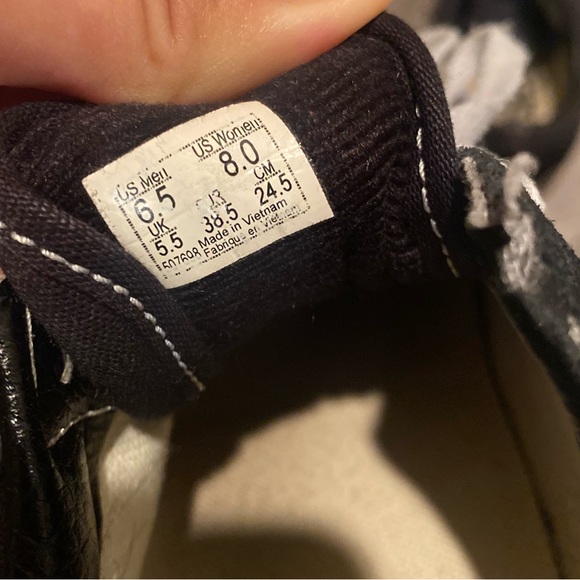 Women’s Vans - Picture 6 of 7